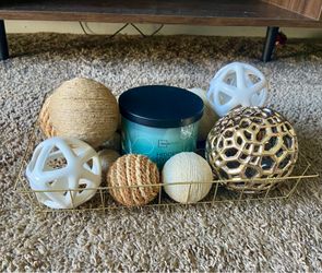 Wired tray w/decorative orbs (candle not included)