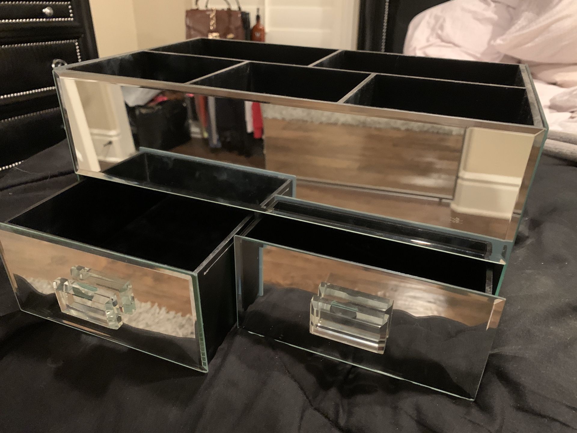 Mirrored storage