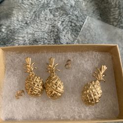 14k Good Pendant And Matching Earrings Pineapple