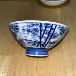 VINTAGE ANTIQUE CHINESE PORCELAIN RICE BOWL BLUE AND WHITE