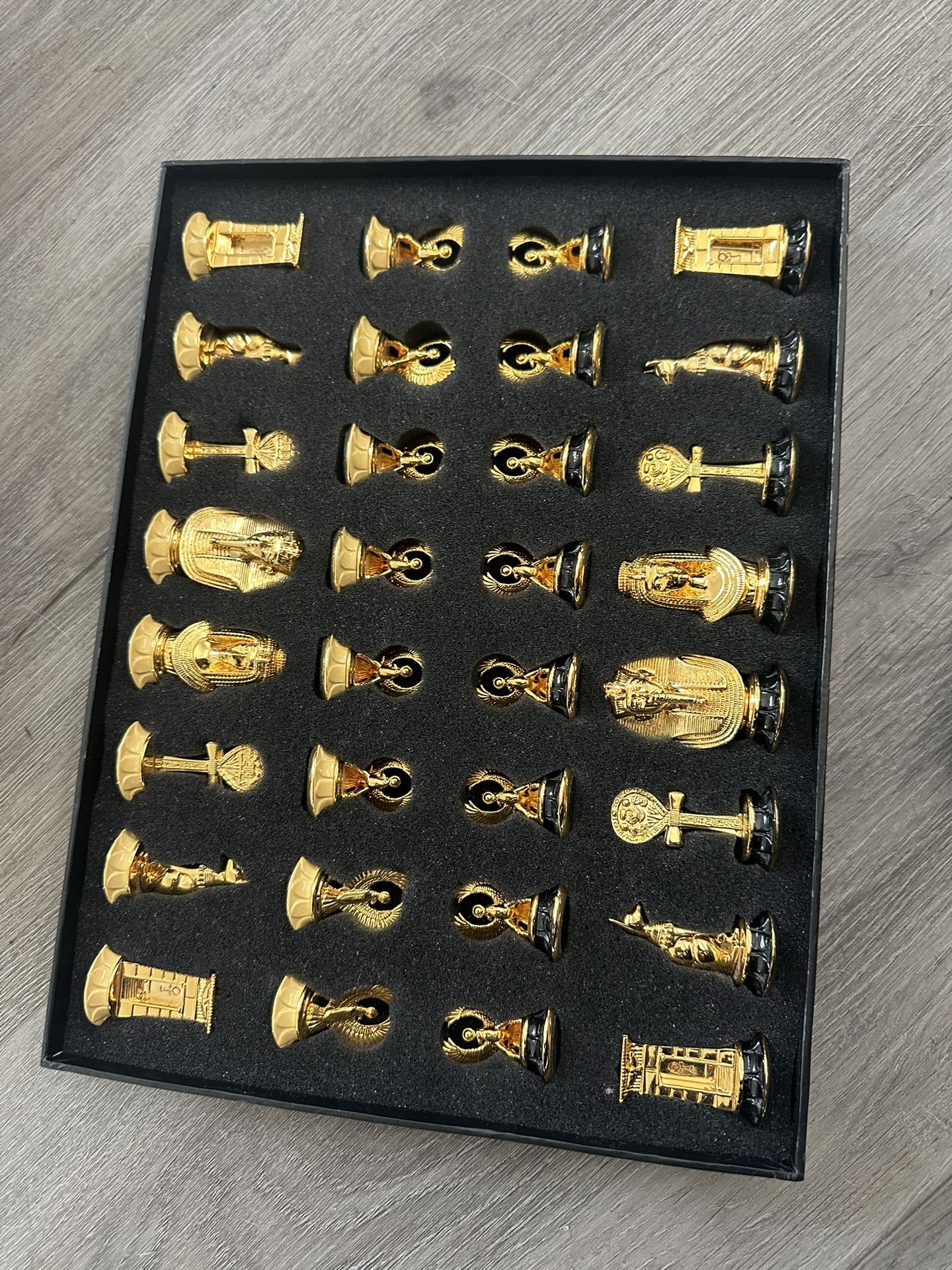 Franklin Mint 24 karat gold plated chest set complete with glass pyramid top
