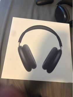 AirPod maxes