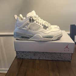 Jordan 4 White Oreo Men’s Size 10 (Great Condition) $180.00