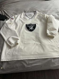 Raiders V Neck Pullover Jacket Size 2X Got Some Yellowing For Having It Stored But Other Then That It’s In Good Condition. 