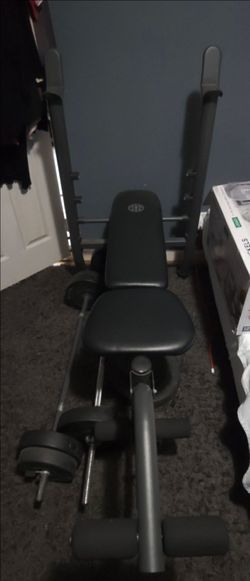 Golds Gym Weight Lifting Bench with Bar & Weights.