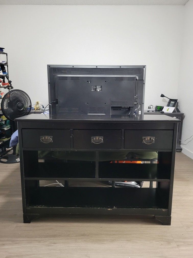 TV Stand / Media Console