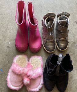 GIRLS SHOES