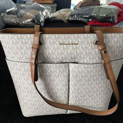 Michael Kors Jet Set Tote Bag