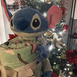 Disney Lilo & Stitch Stitch in Pajamas Pillow Buddy & Throw Blanket