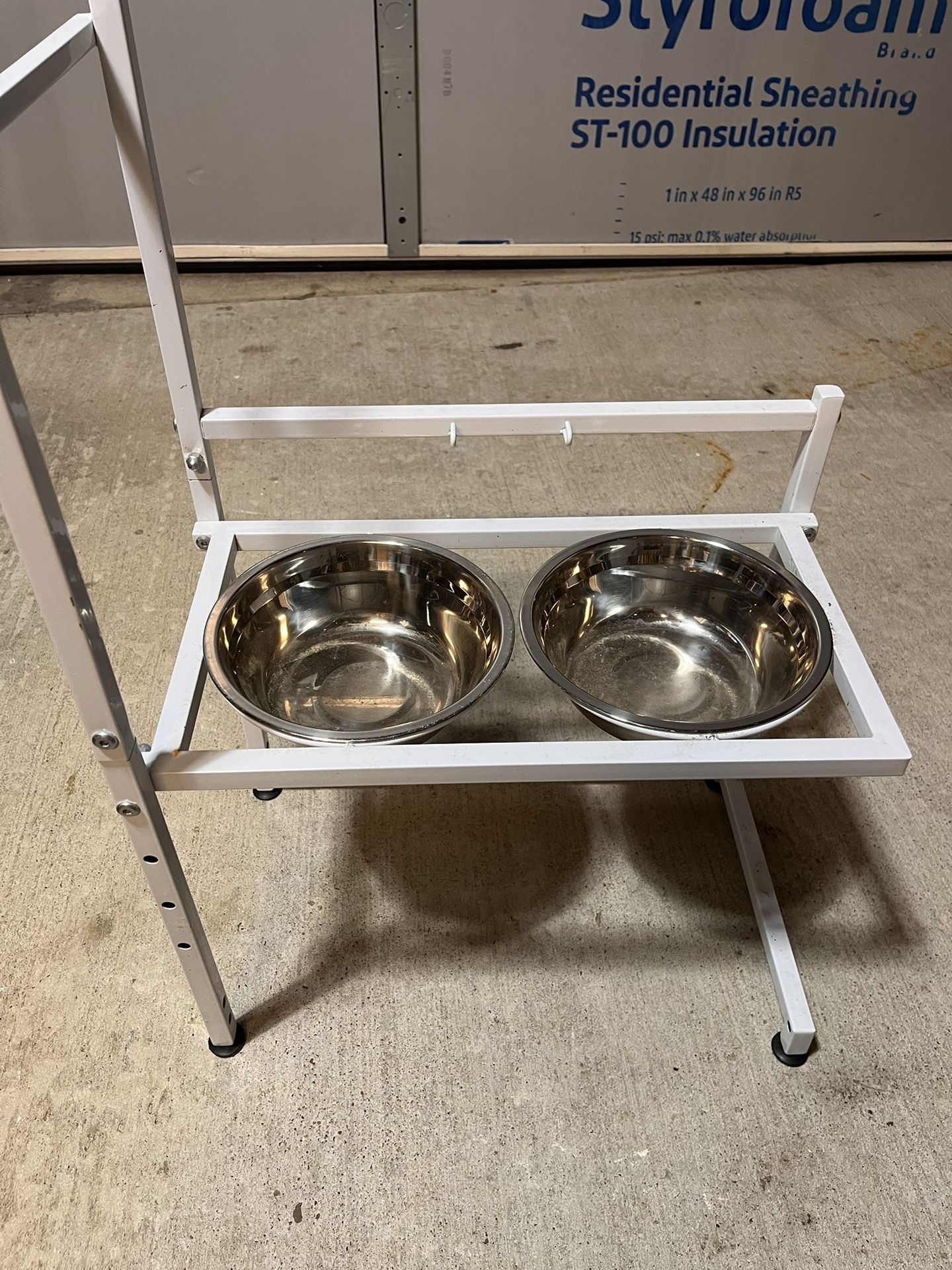 dog bowl feeder