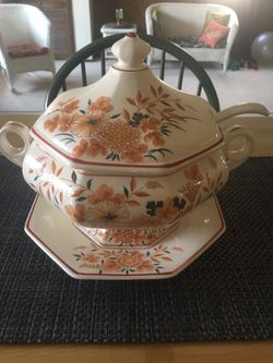 Soup Tureen 4 pc set