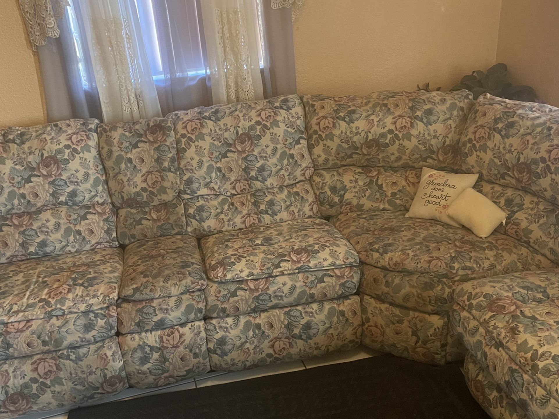 Selling  Pull Out Bed Floral Couch 