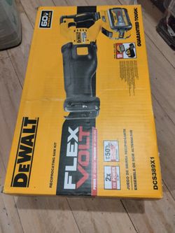 DeWalt Saw Flex volt Kit Battery And Charger