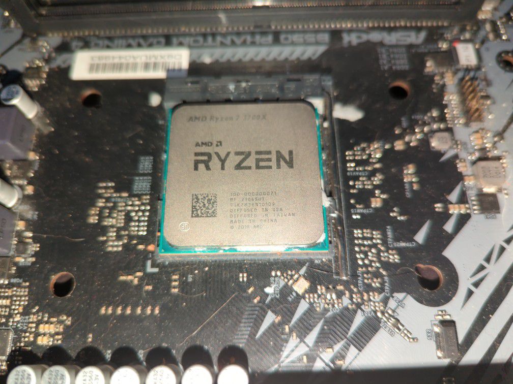 AMD Ryzen 7 3700x CPU
