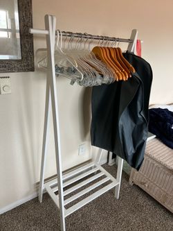 Clothing rack