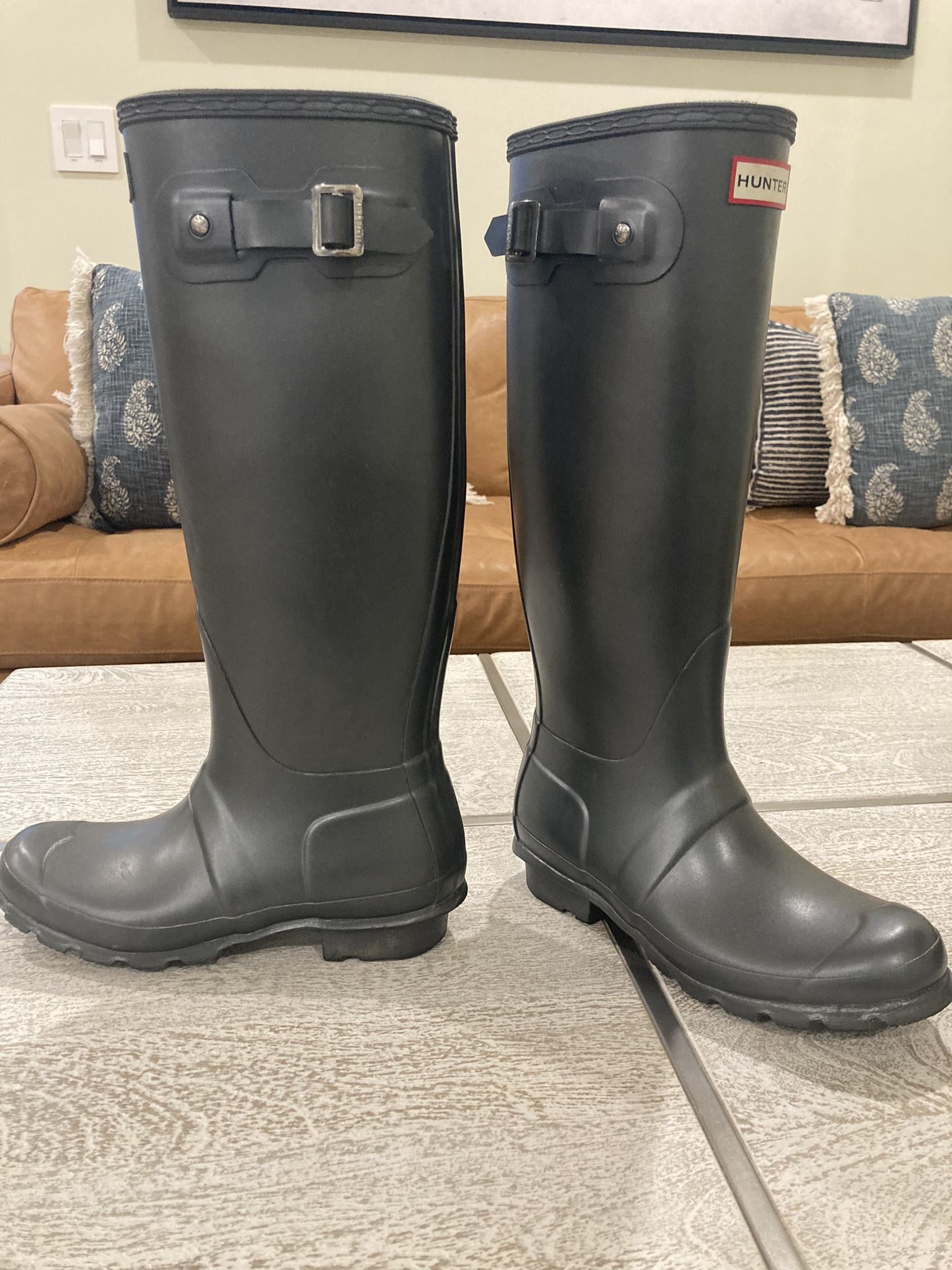 HUNTER GREY RAIN BOOTS SIZE 6