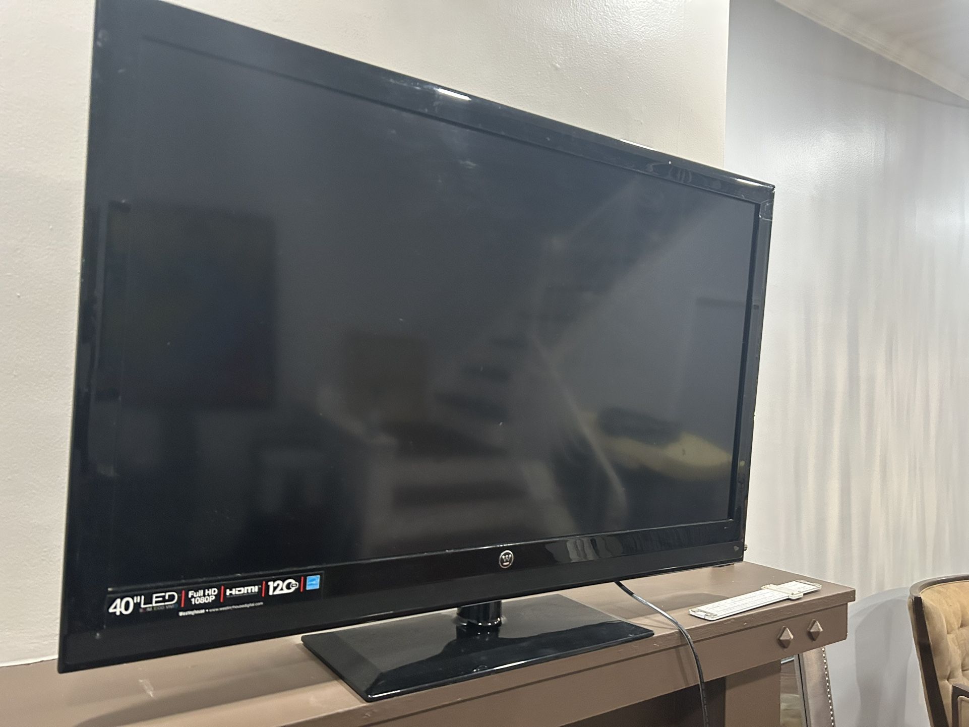 40in TV Westinghouse 
