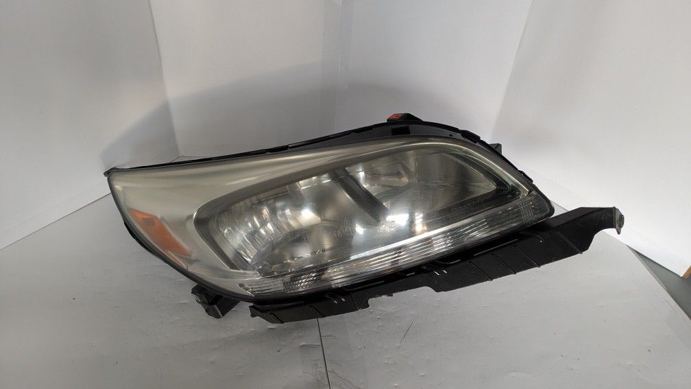 2013-2015 OEM Chevrolet Malibu Halogen Headlight Right Passenger Side