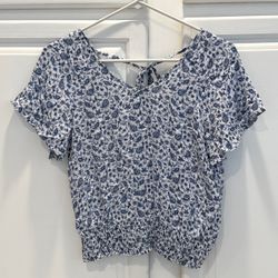 Paper Crane Womens XS Blouse V-Neck Flutter Sleeve Smocked Hem Blue White