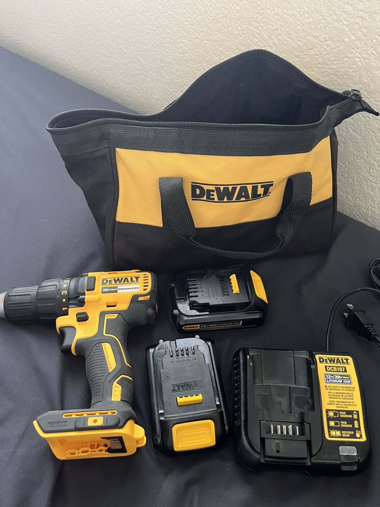 Dewalt 20V Brushless Drill Driver with 2 1.3ah Batteries+Charger and Bag