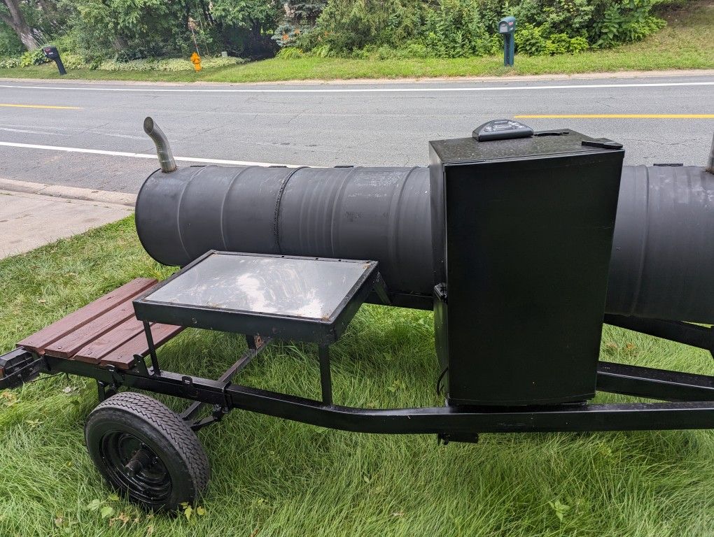 Money Maker BBQ/ Smoker Grill On Wheels