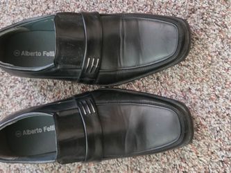Dress shoes