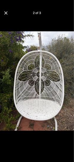 Hanging egg chair