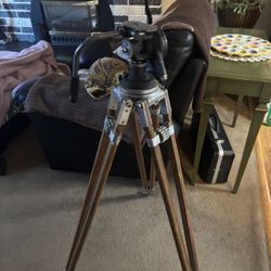 Vintage Birns & Sawyer / O'Connor Wood Tri Pod With Liquid Head