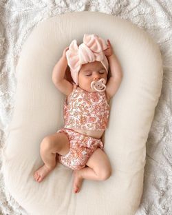 Baby Lounger / Snuggle me