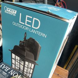 Led light New In Box Costco