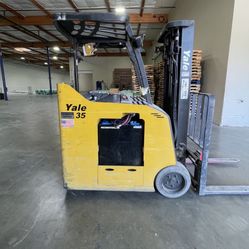 Yale Electric Forklift 2015 