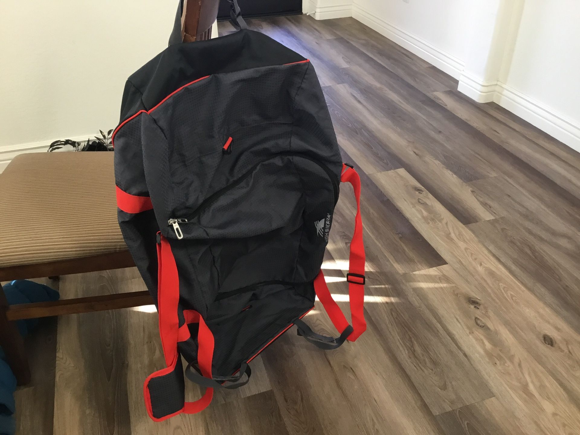 Duffle rolling bag