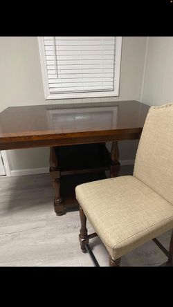Wood Rectangle Tall Table With 4 Beige Tuffed Chairs