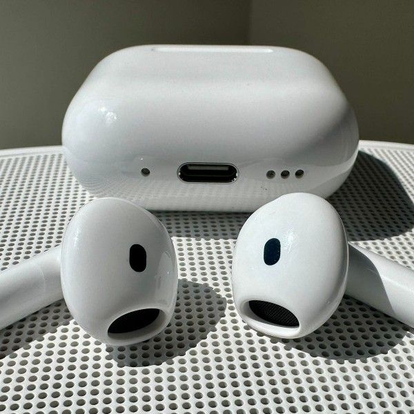 Gen 4s Airpods