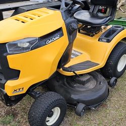 Cub Cadet XT1 46 Riding Mower. LIKE NEW