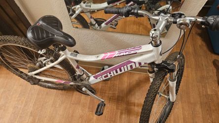 Schwinn Ranger 26" Mountain Bike - Upgraded Gel Seat ($80 FIRM)