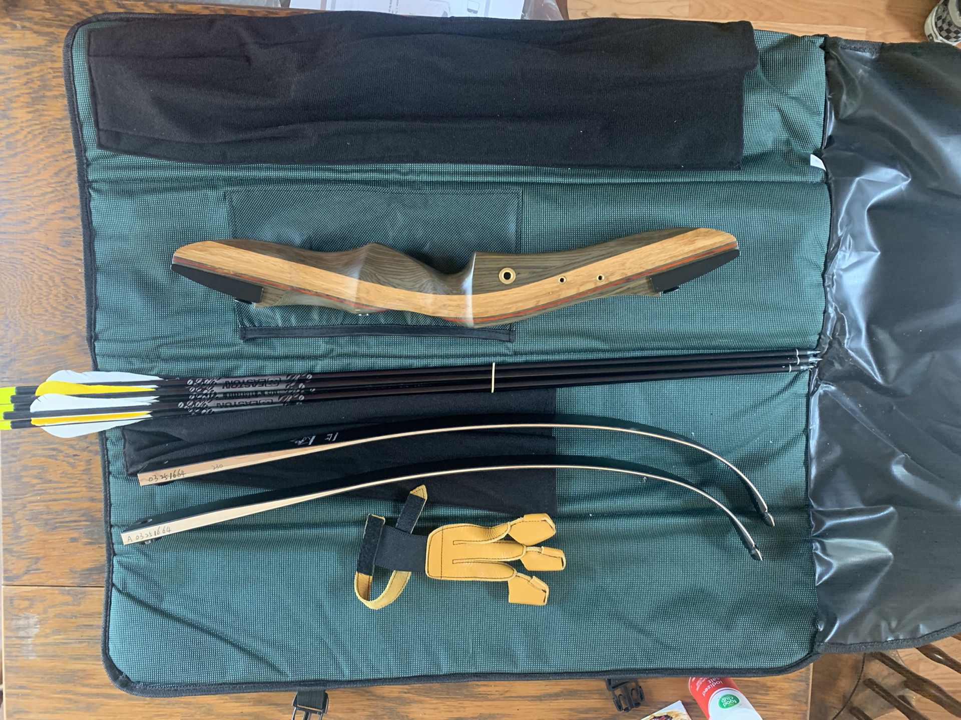 30 lb Recurve Bow and kit.