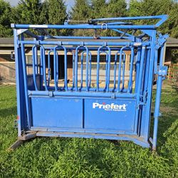 Prefert Squeeze Chute With Manual & Automatic Headgate