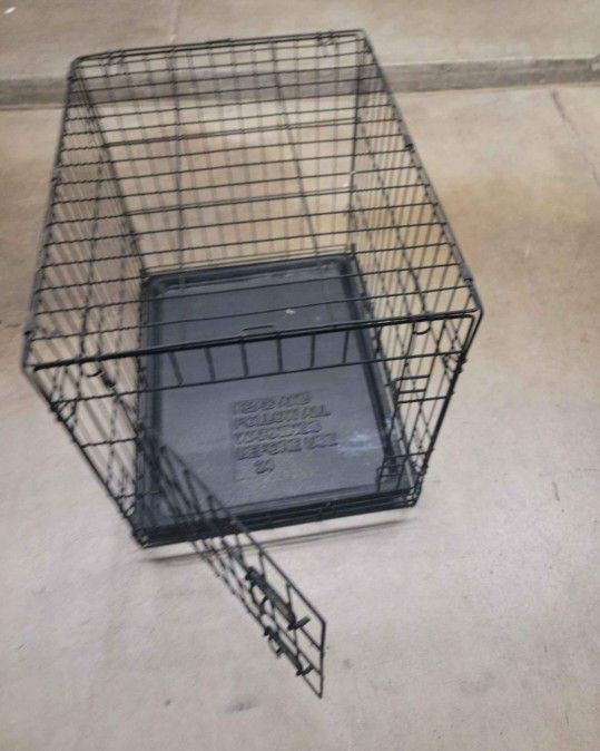 DOG CRATE $35 GILBERT AND RAY RD.  CHECK ALL MY OFFERS. 