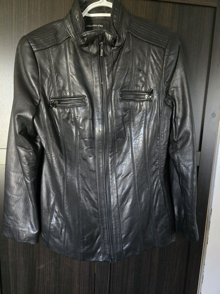 Women's leather jacket size large (Jones New York)