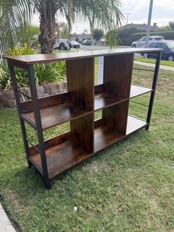 Entertainment center
