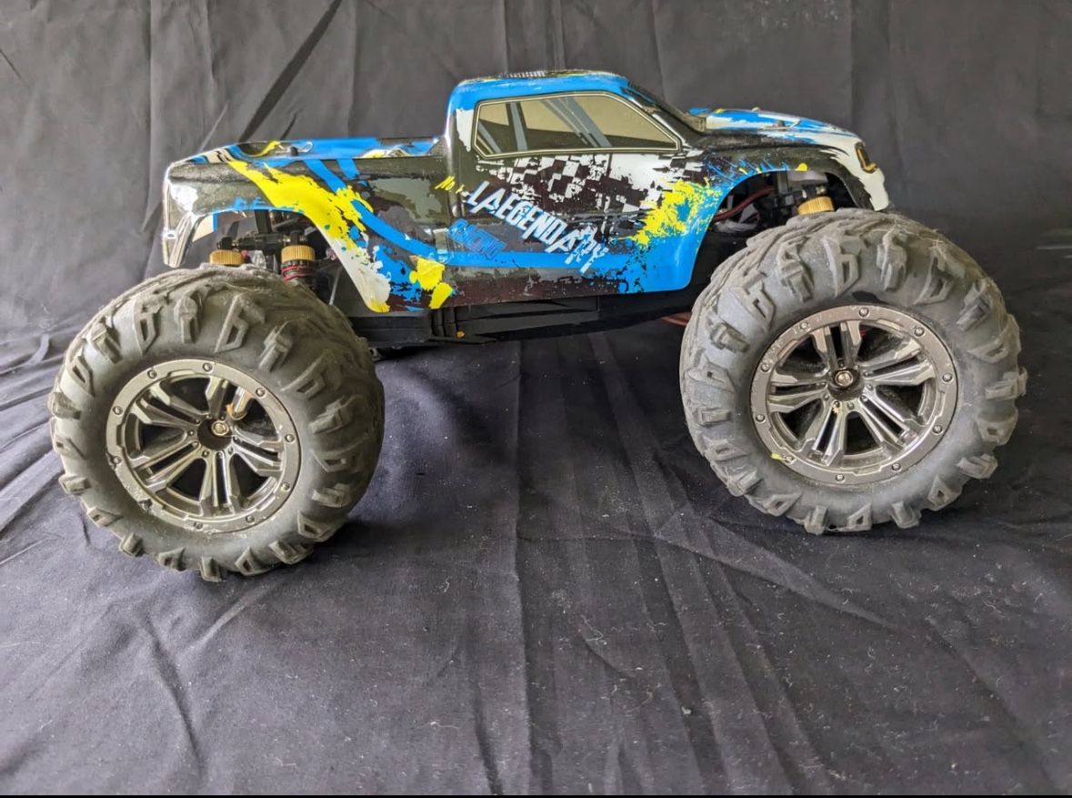 LAEGENDARY Remote Control Car !