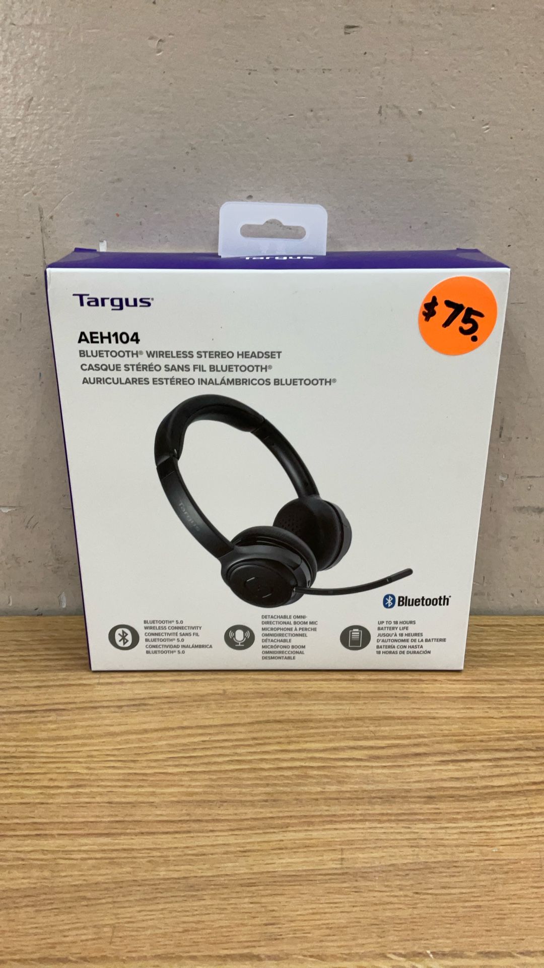 TARGUS AEH104 BLUETOOTH WIRELESS STEREO HEADSET.
