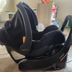 Like New Chicco Keyfit35 Infant Carseat