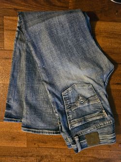 Buckle jeans