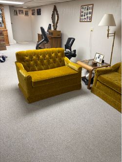 Retro couch and love seat