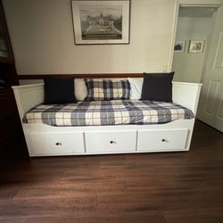 Daybed frame, two mattresses included with 3 drawers, white, Twin 