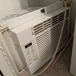 A/C Unit (Almost New)