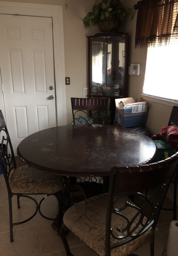50 Inch Round Table Plus 4 Chairs Needs Polishing Seat 50 Inch Round Table Plus 4 Chairs Needs Polishing Seat Cushions Clean Very Sy Set Will Throw In The Curio Cabinet For Detroit