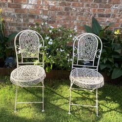 French Provincial  Patio Chairs 🪑 